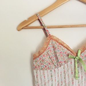 🌻FINAL PRICE DROP🌻 Sweet 90’s Floral Cami